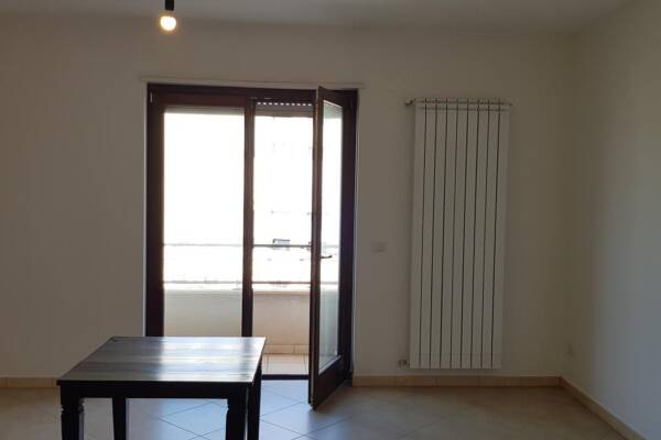 NOUVEL APPARTEMENT MODERNE À CAROVIGNO